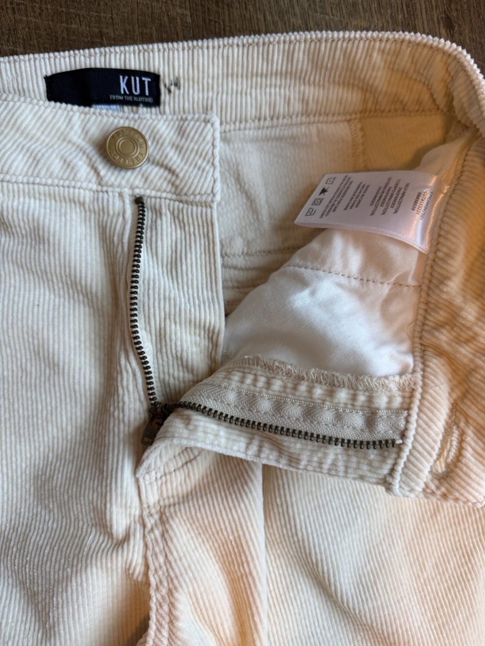 KUT From The Cloth Classic Women's Corduroy Cream Chino Pants Size 0 - Picture 8 of 12